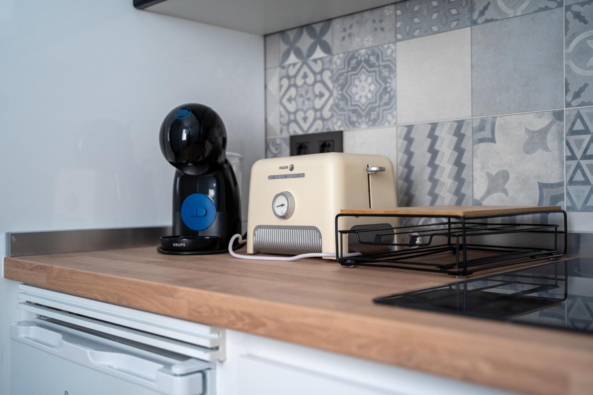 Apartamentos Gomerez 30 Granada Bagian luar foto